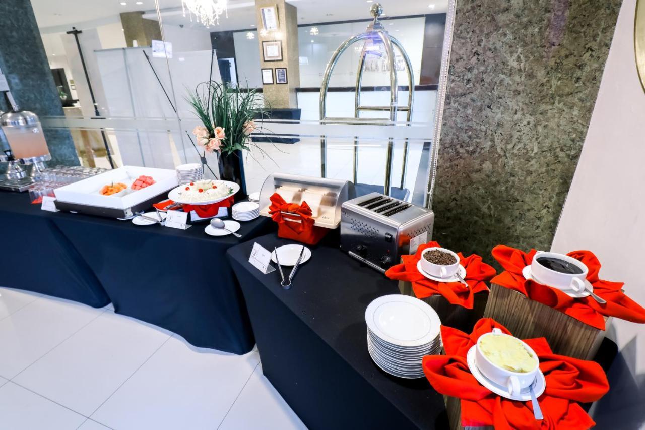 Saka Hotel Medan Sunggal エクステリア 写真