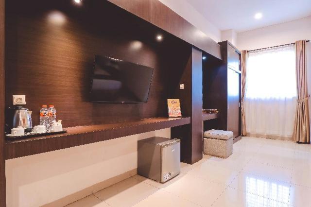 Saka Hotel Medan Sunggal エクステリア 写真