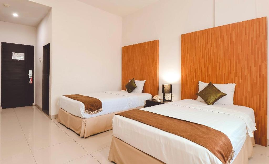 Saka Hotel Medan Sunggal エクステリア 写真
